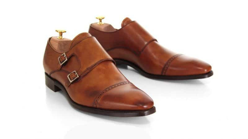 Monk-straps phối với quần jean