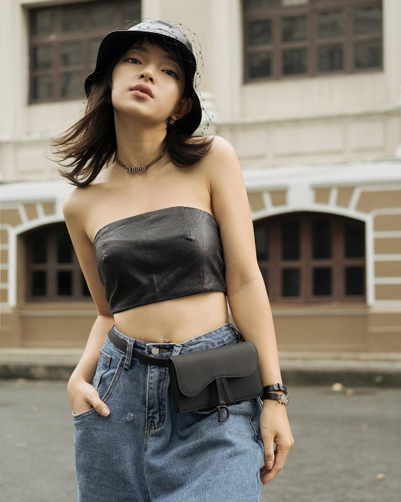 Áo crop-top mang vẻ cá tính