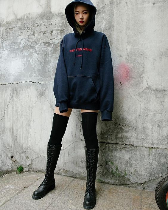 Giấu Quần Với Hoodie