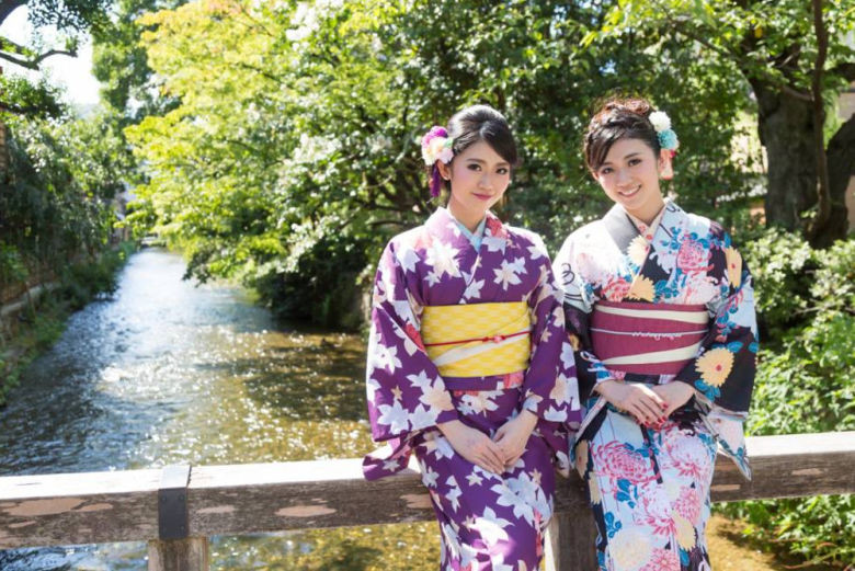 10+ Cách Mặc Yukata Truyền Thống Của Xứ Sở Hoa Anh Đào