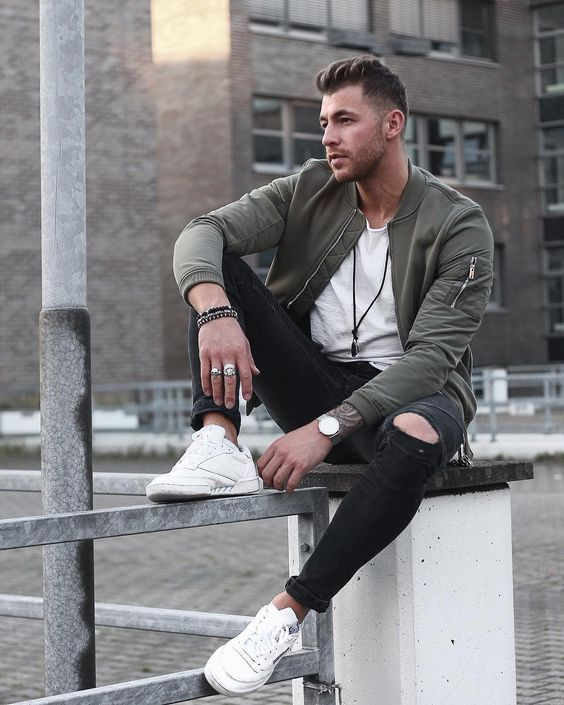 Áo khoác bomber là gì? Mẹo phối đồ cực chất với bomber