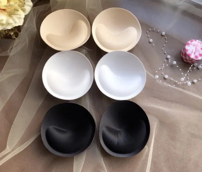 Chọn áo lót cho vòng 1 khiêm tốn: nên mặc áo bra hay áo lót?