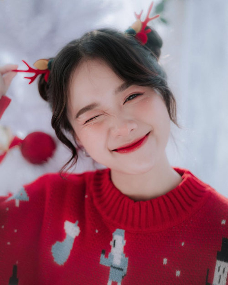 Đi chơi Noel mặc màu gì? Gợi ý 7+ cách phối màu outfit mùa lễ hội