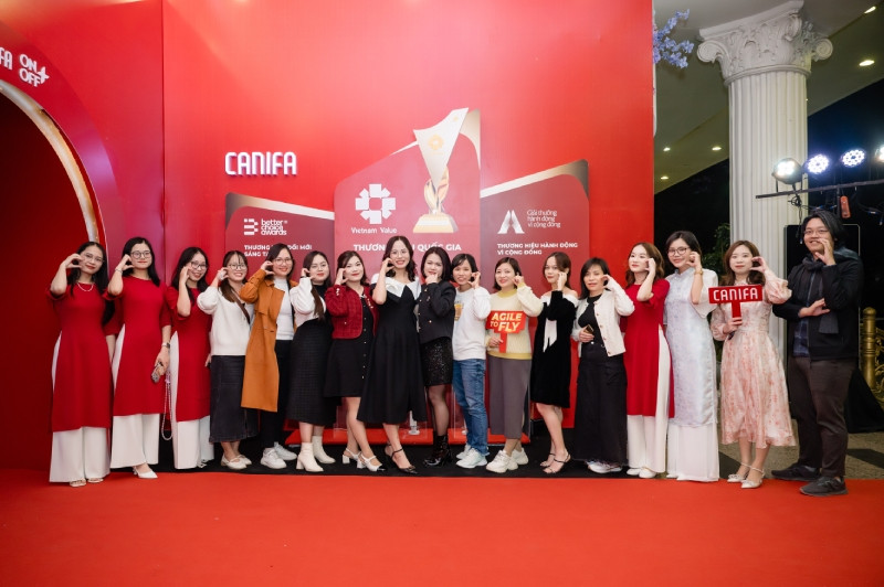 Đi Year End Party mặc gì? 20 gợi ý để bạn chiếm trọn spotlight