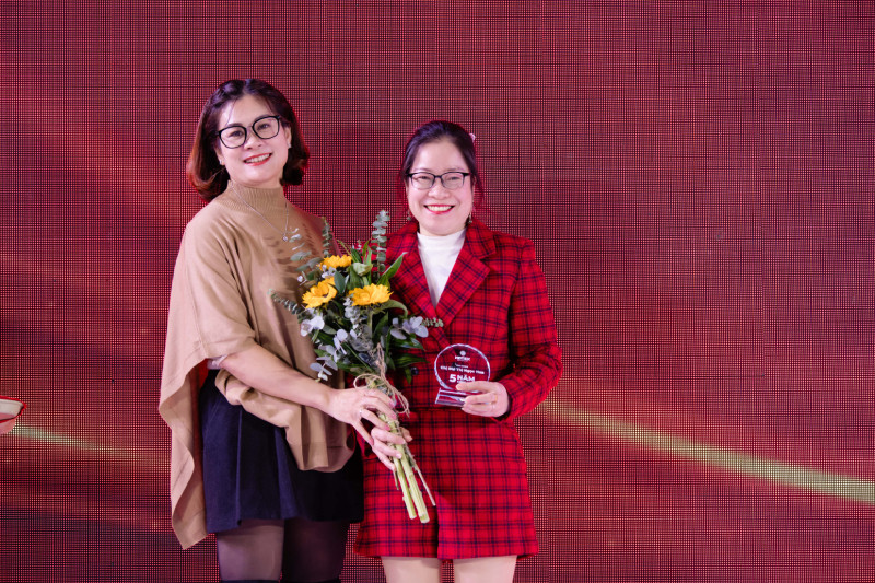 Đi Year End Party mặc gì? 20 gợi ý để bạn chiếm trọn spotlight