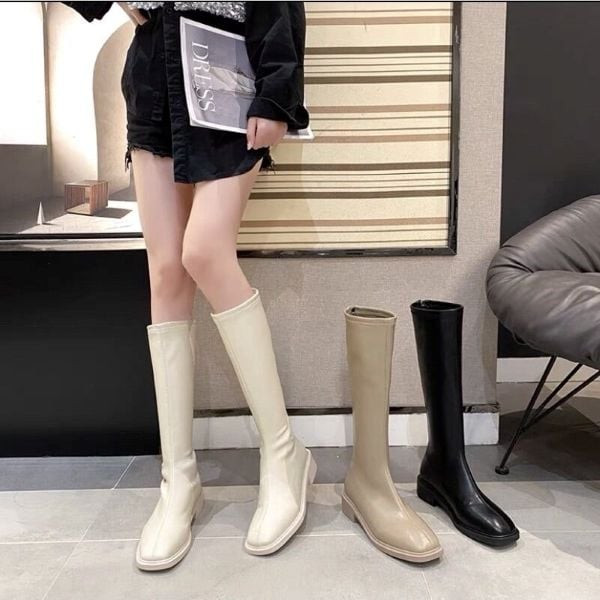 Cách chọn giày boot nữ cổ cao đế bằng hợp phong cách