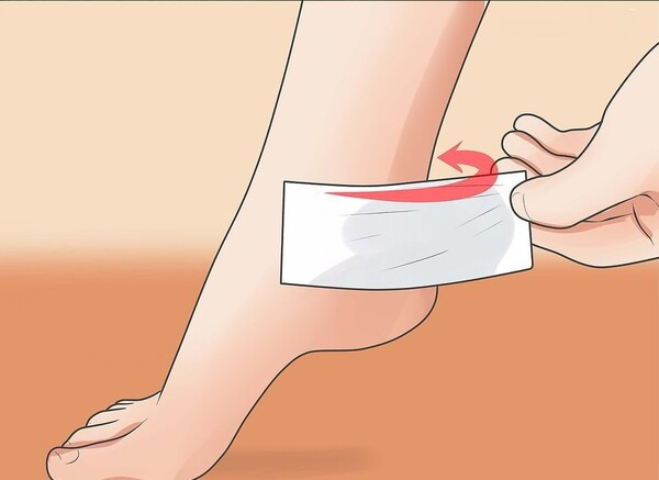 Giày cao gót bị rộng, phải làm sao? Mẹo hay xử lí giày cao gót bị rộng