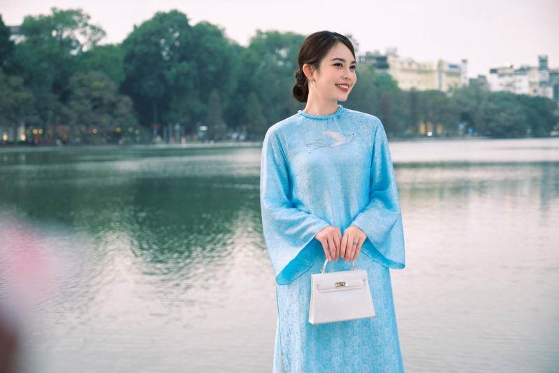 Lưu ngay 15+ set đồ đi chơi Tết cho nữ hot nhất xuân 2025