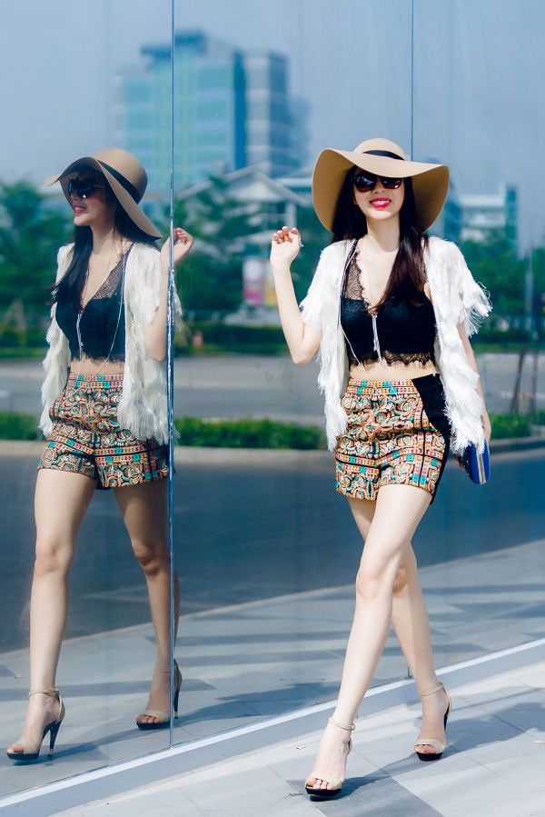 Mặc quần short nữ mang giày gì cho đẹp và phong cách