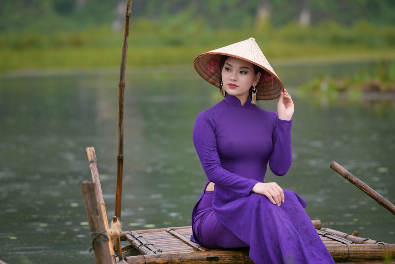 Màu tím phối với màu gì đẹp? 10 cách phối màu tím sang nhất