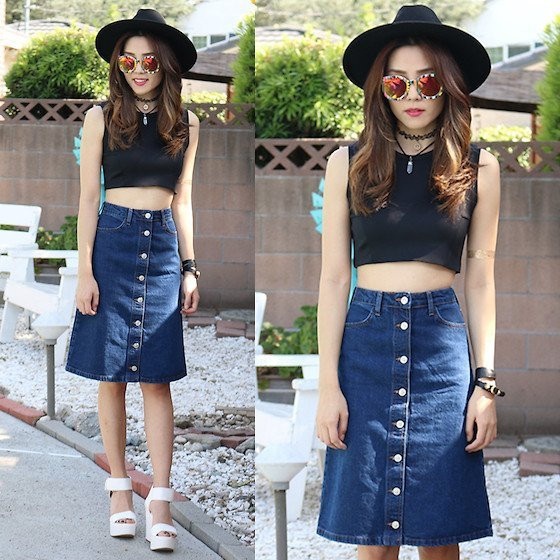 Mix and match: Chân váy jeans mặc với áo gì đẹp – độc – chất?