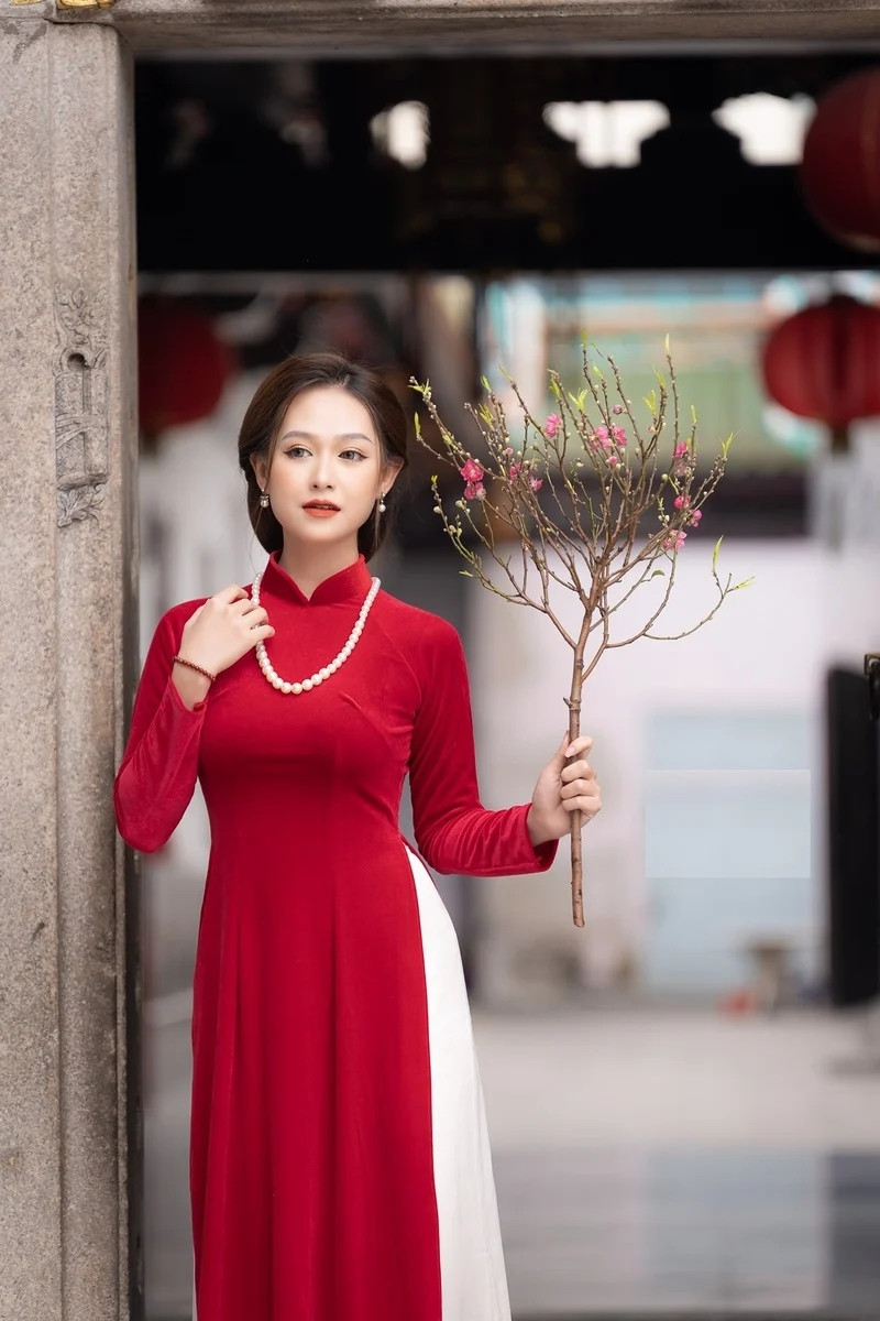Mùng 1 Tết mặc màu gì để cả năm Ất Tỵ 2025 may mắn phát tài?
