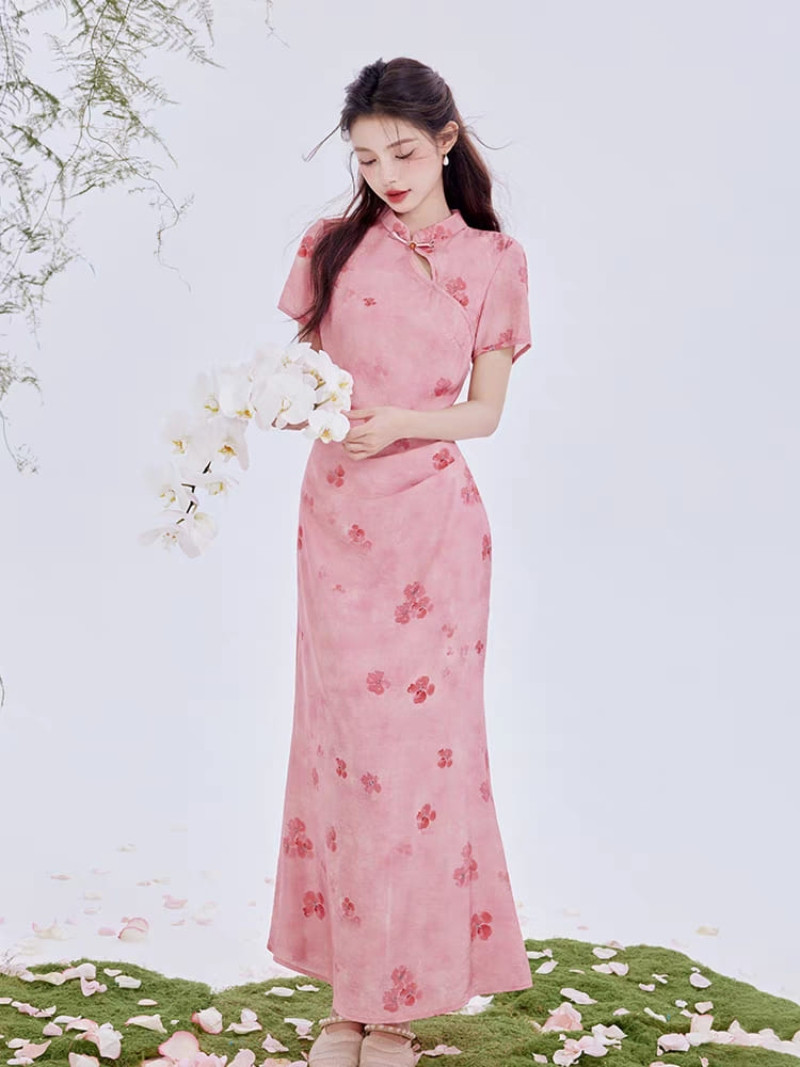 Mùng 3 Tết mặc màu gì? Gợi ý phối đồ du xuân mồng 3