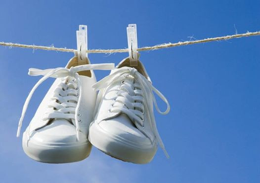 Nguyên nhân và cách khử mùi hôi chân khi mang giày hiệu quả