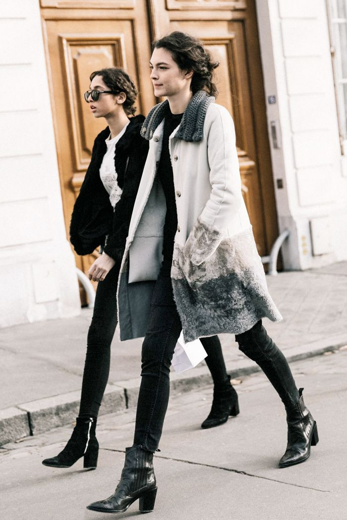 Phối đồ với giày boot nữ: các set đồ hot trend cho mùa đông này