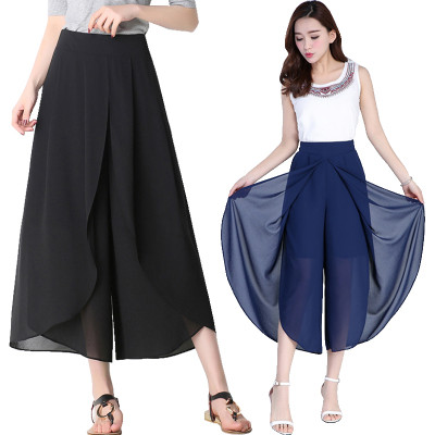 Phối đồ với quần giả váy: mix & match với áo gì đẹp?