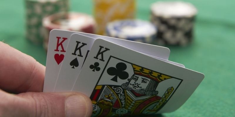 W88 Hướng Dẫn Chi Tiết Cách Chơi Poker 3 Lá Cho Người Mới