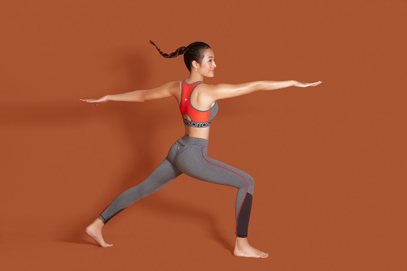 Tập Yoga nên mặc đồ gì? Gợi ý trang phục tập yoga phù hợp